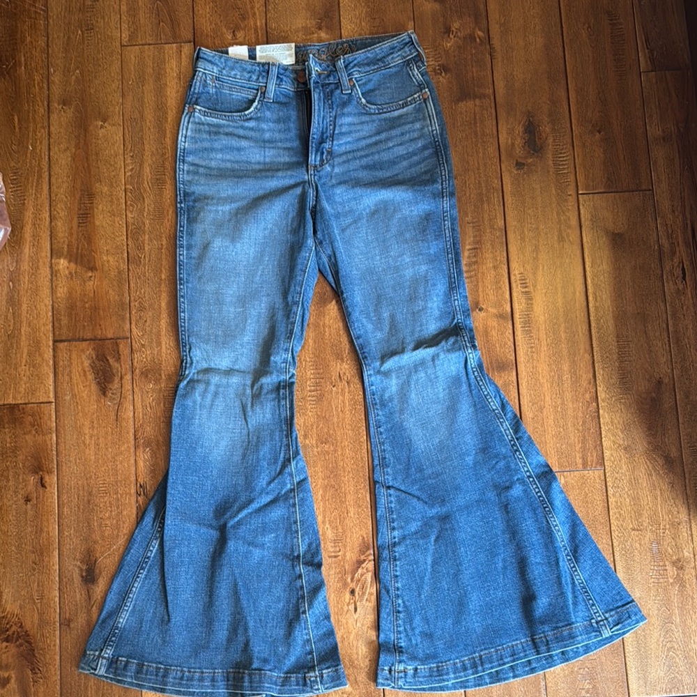 Wrangler Women's Flared Jeans